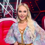 Pelageya Khanova Instagram – ⚡️Первый Канал приступил к съемкам нового сезона шоу «Голос. Уже не дети» 😍

Звезды «Голос. Дети» разных лет возвращаются в проект повзрослевшими, накопившими опыта и исполнительского мастерства. Чтобы других посмотреть и себя показать 😉

⚡️Наставниками шоу «Голос. Уже не дети» стали Дима Билан, Пелагея, Полина Гагарина и Егор Крид. 

⚡️Такой состав впервые будет сидеть в красных креслах за все сезоны «Голоса» 🔥

#пелагея #голос #первыйканал  #голосдети

💄& 📸 @lapinamakeup 🙏🏻❤️