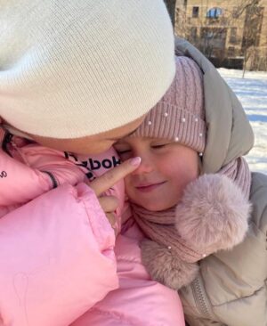 Pelageya Khanova Instagram - По-домашнему😜

👸Тася, Поля, Феня (по паспорту Voice 😆)
Листайте🦋

#пелагея #таськинамать #voice #безфотошопа #безфильтра #безфильтров #подомашнему #мамасдочкой #мамасдочей