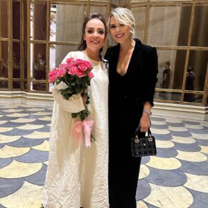 Pelageya Khanova Instagram - 🙌🏻Посещение Большого Театра – всегда событие. 
После которого навсегда остается ощущение произошедшего чего-то важного в твоей жизни. 
Это прикосновение к великому и вечному – красоте и мастерству. 

🎶 Вчера с восторгом слушала «Травиату» Верди. 
Гениальная музыка, роскошная постановка (особенно сцены с участием артистов балета), и ГОЛОСА…

🙏🏻Спасибо Большому Театру @bolshoi_theatre
Изумительной 
Надежде Павловой  @sopranopavlova
Роскошному баритону 
Эльчину Азизову @elchinazizov 

и всем-всем создавшим это волшебство…
Спасибо за этот урок высочайшего мастерства,  вдохновение, восторг и слезы! 

Какое это сложное искусство, и как оно возвышает человеческий дух, когда исполняется такими талантливыми людьми! ❤️

Листайте, там видео 

#большойтеатр #травиата #надеждапавловасопрано #опера