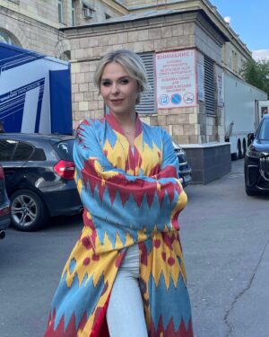 Pelageya Khanova Instagram - Сегодня уже прогон восьми номеров для завтрашней съемки «Голос.уже не дети»
Турбо-формат😀

#пелагея #голосдети #голосуженедети #безфотошопа #безфильтров