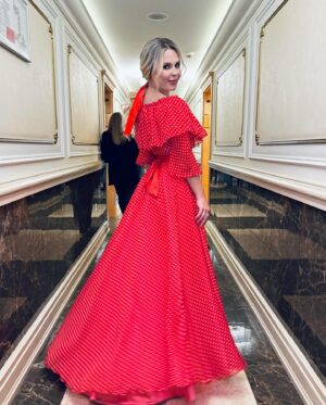 Pelageya Khanova Instagram - ⚡️Эфиры на Федеральных каналах ко Дню Победы:

Первый Канал
08.05.24, в 19.00
Гала концерт ко Дню Победы «Спасибо за верность, потомки» 

Канал Россия-1:
09.05.24, в 12.20
Большой праздничный концерт, посвященный Дню Победы

#пелагея #военныепесни #деньпобеды #недлятебя #группапелагея #первыйканал #фолк #pelageya #folkrock #folkrock