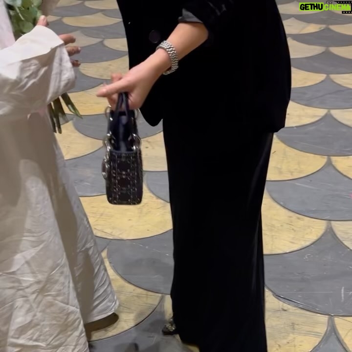 Pelageya Khanova - 8.2K Likes - 🙌🏻Посещение Большого Театра – всегда событие.
После которого навсегда остается ощущение произошедшего чего-то важного в твоей жизни.
Это прикосновение к великому и вечному – красоте и мастерству.
🎶 Вчера с восторгом слушала «Травиату» Верди.
Гениальная музыка, роскошная постановка (особенно сцены с участием артистов балета), и ГОЛОСА…
🙏🏻Спасибо Большому Театру @bolshoi_theatre
Изумительной
Надежде Павловой @sopranopavlova
Роскошному баритону
Эльчину Азизову @elchinazizov
и всем-всем создавшим это волшебство…
Спасибо за этот урок высочайшего мастерства, вдохновение, восторг и слезы!
Какое это сложное искусство, и как оно возвышает человеческий дух, когда исполняется такими талантливыми людьми! ❤️
Листайте, там видео
#большойтеатр #травиата #надеждапавловасопрано #опера
