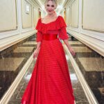 Pelageya Khanova Instagram - ⚡️Эфиры на Федеральных каналах ко Дню Победы: Первый Канал 08.05.24, в 19.00 Гала концерт ко Дню Победы «Спасибо за верность, потомки» Канал Россия-1: 09.05.24, в 12.20 Большой праздничный концерт, посвященный Дню Победы #пелагея #военныепесни #деньпобеды #недлятебя #группапелагея #первыйканал #фолк #pelageya #folkrock #folkrock
