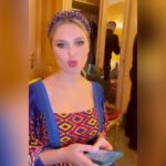 Pelageya Khanova Instagram - ⚡️Вчера в Кремлевском Дворце на съемке праздничного концерта к 50-летию БАМа. ⚡️ эфир на Первом Канале, 1 мая, 19.00 Угадайте песню, которая будет в этой программе 💪🏼 #pelageya #folk #пелагея #русскаяпесня #фолк #кремлевскийдворец #бам