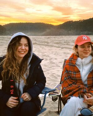 Pelin Ermiş Instagram - Meleğim, şansım, bir tanecik can kardeşim, 
güzeller güzeli  Gülünüm İYİ Kİ DOĞDUN 💙
 @gulinermis 🧿
Seni dünyalar kadar çook seviyorum 👩‍❤️‍👩 
Gülen gözlerin hep seninle olsun… 💫