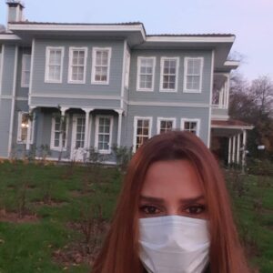 Pelin Körmükçü Instagram - Set#halleri#amandikkat#maske#mesafe#showtv#Ramo#Ahsen