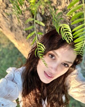 Pelin Orhuner Instagram - Sun oh my dearest bestie. 🫠☀️🌻🤟🏻