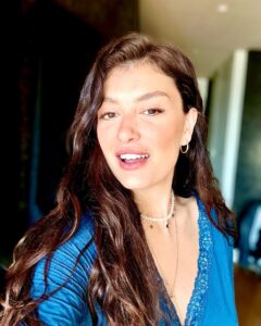 Pelin Orhuner Most Liked Photos and Posts