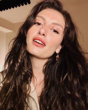 Pelin Orhuner Instagram - Keşke gözlerim yeşil ols… 🙃💌