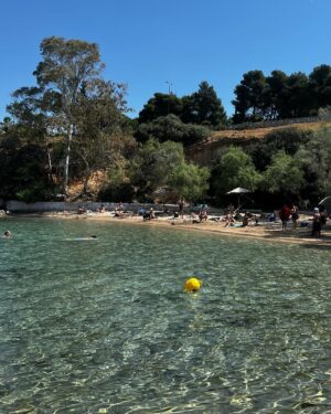 Pelin Öztekin Instagram - 📍Vouliagmeni / Atina 🇬🇷

#tbt 🩵 #greece