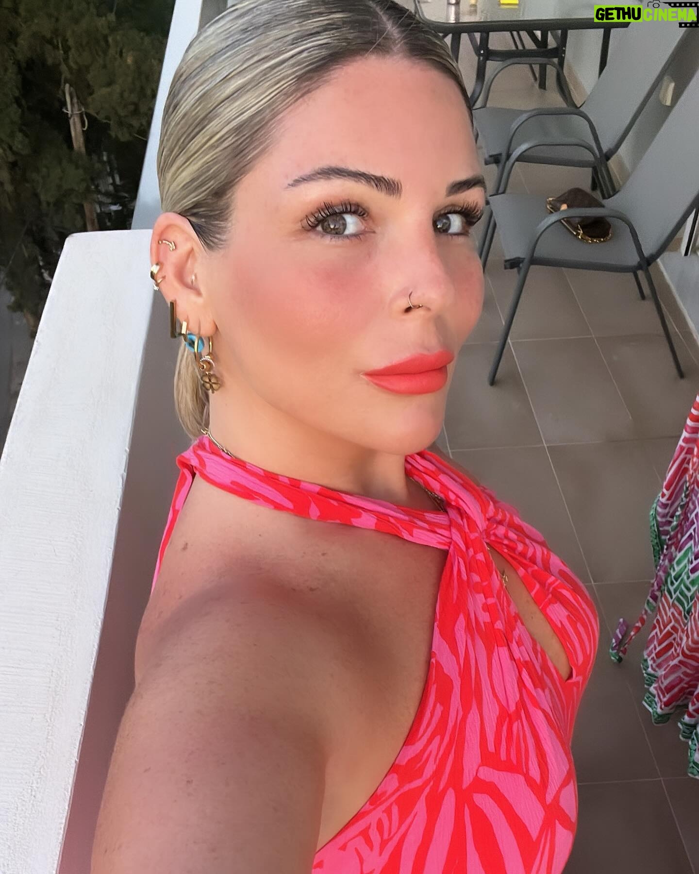 Pelin Öztekin - 5.8K Likes - 📍Vouliagmeni / Atina 🇬🇷
#tbt 🩵 #greece