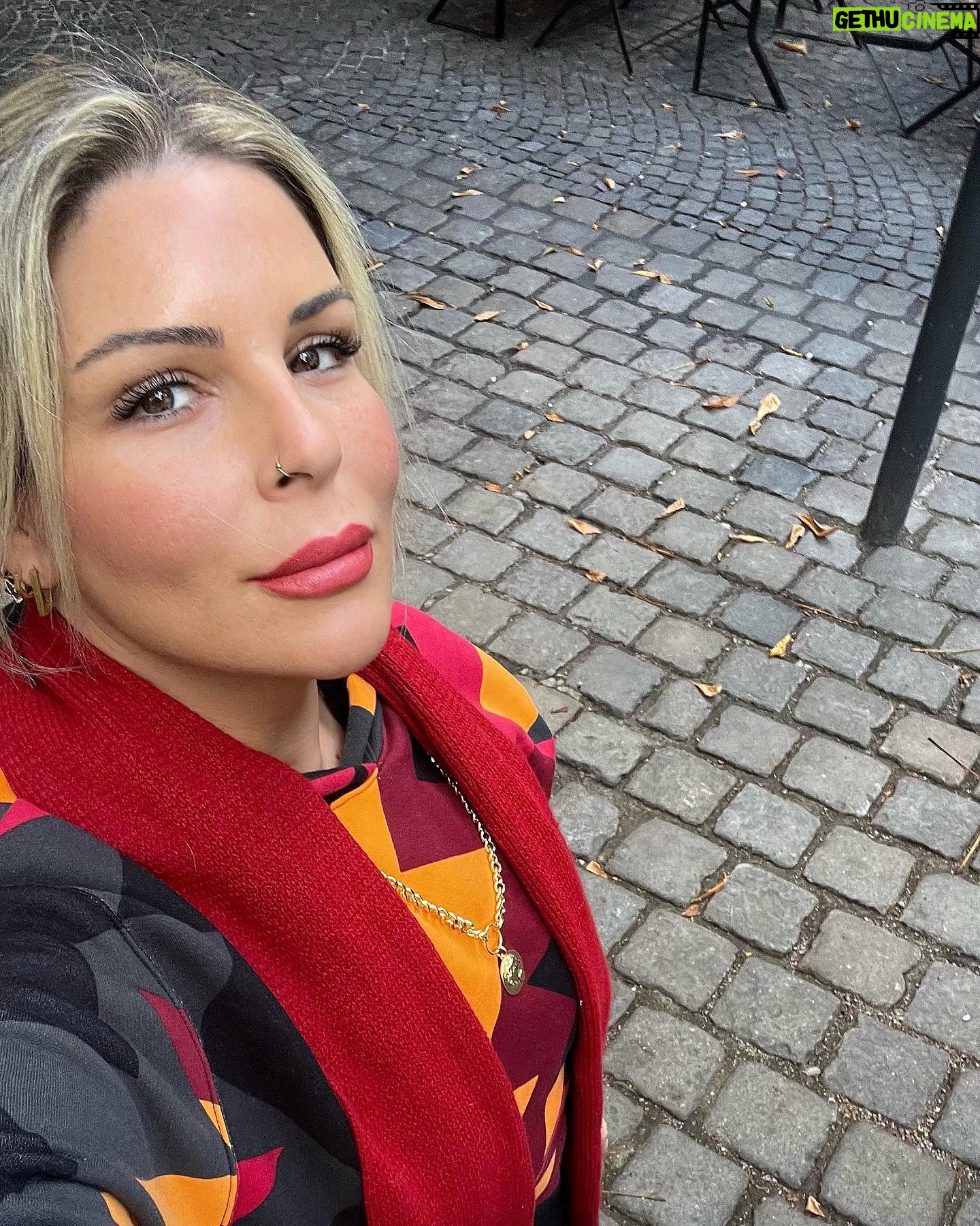 Pelin Öztekin - 8.4K Likes - 🐣 Sonra dedim ki;
İyi ki Galatasaray’lıyım bee 💛♥️🦁