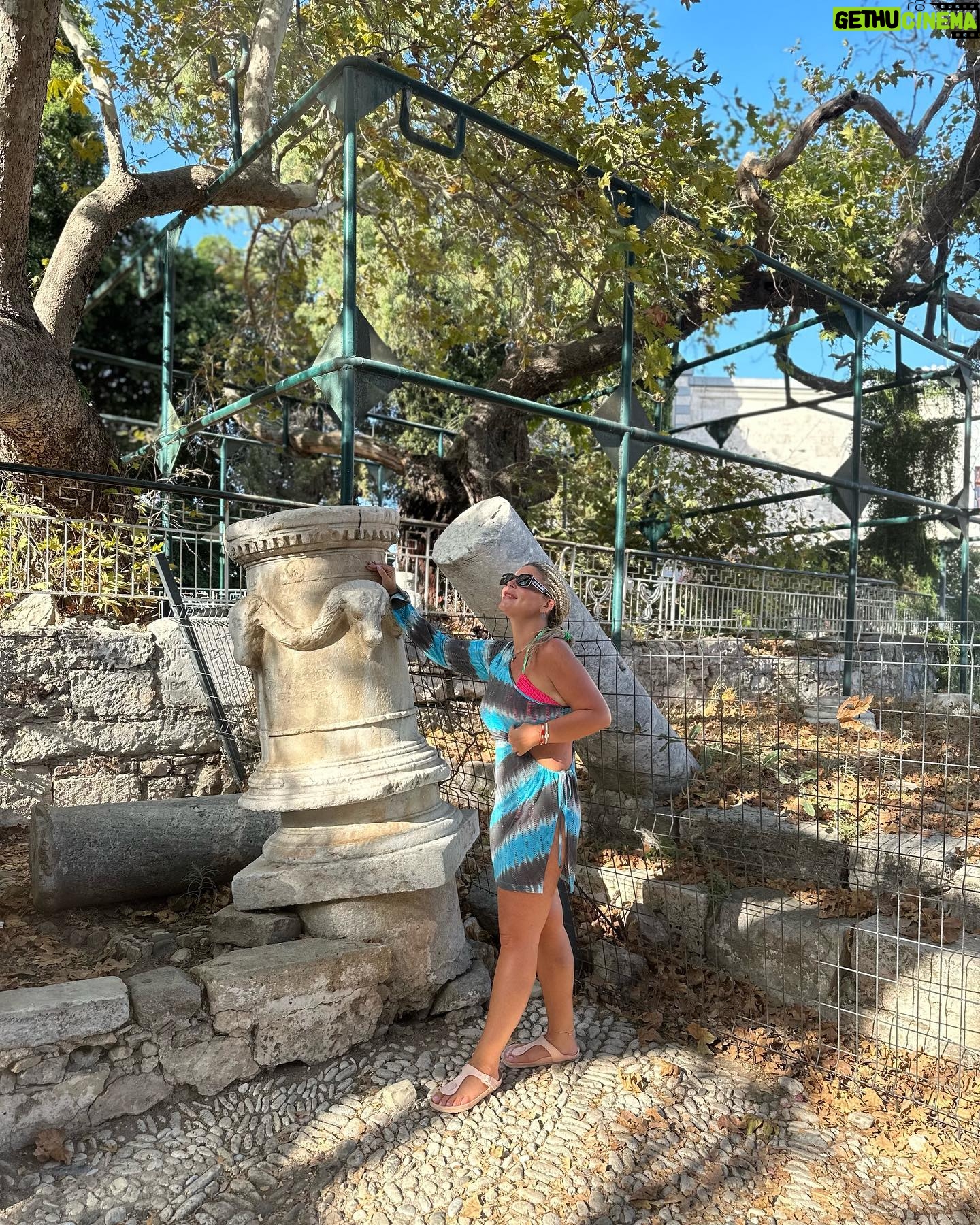 Pelin Öztekin - 4.6K Likes - Kos Island 🇬🇷🤍💙 #2023