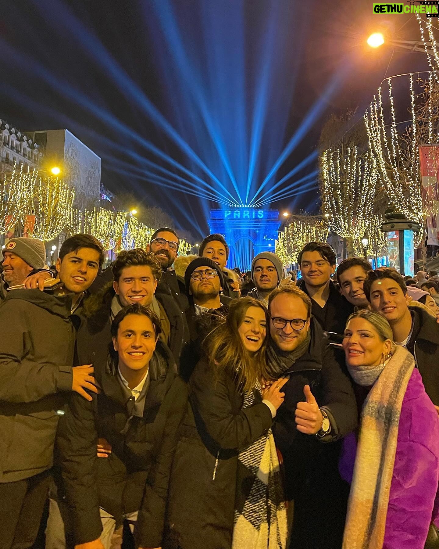 Pelin Öztekin - 3.8K Likes - Pelin in Paris #👩🏼🎨
&
Happy New Year!
2024 🐥 part2! ♥️