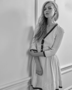 Penelope Mitchell Instagram - 🖤🔳🤍