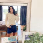 Perihan Ünlücan Instagram - Hiçbir yerde, sevgili, dünya hiçbir yerde, sadece içimizde.