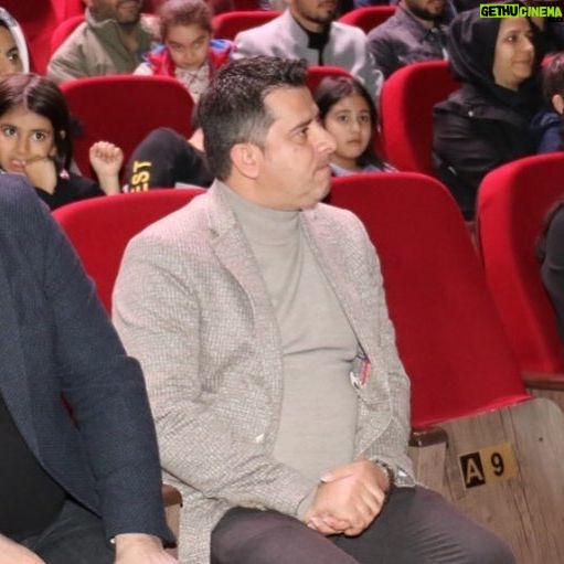 Perihan Savaş Instagram - Batman belediyesinin düzenlediği söyleşi çok keyifliydi organizasyon da emeği geçen sevgili @suatkocer ve Başkan yardımcısı Ali Osman Bilgili,kültür müdürü Metin Gürbüz’e teşekkür ederim 🙏🤗💫 @btmnbld