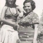 Perihan Savaş Instagram – Ah annem ne kadar gençmişiz, benim geleceğim için en doğru kararları veren Cumhuriyet kadınıydın. Seninle birlikte tüm annelerimizin günü kutlu olsun.Sevgili anneler çocuklarınızın geleceği için en doğru kararı siz verirsiniz. 🫶🏻🫶🏻🫶🏻