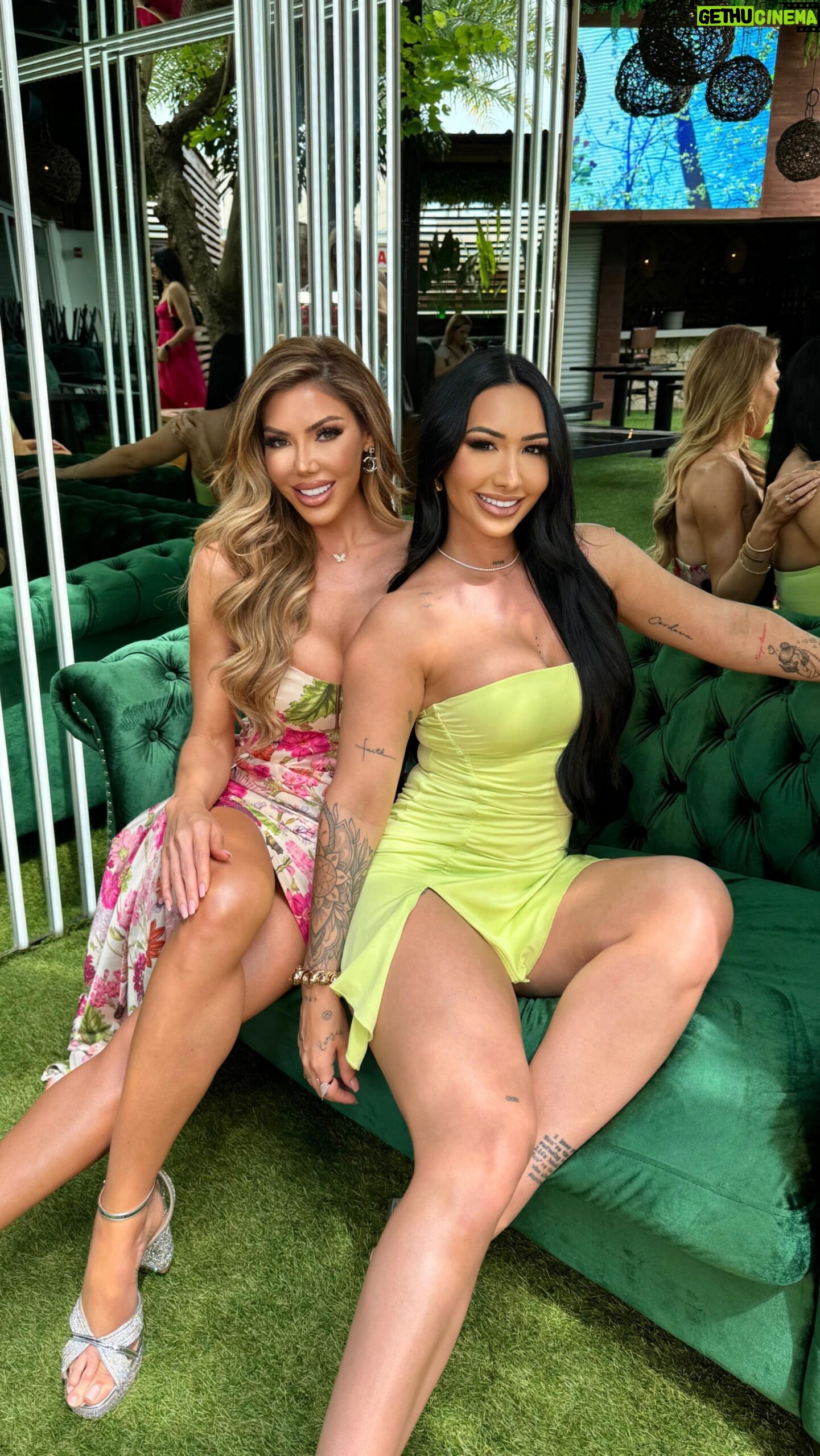 Perla Montemayor Instagram - Brunchinโ and busting moves ๐๐บ๐ป๐ถ ๐@tabumcallen . . . . . #mcallen #tabu #theonemedspa #perlamont #brunch #spa #rgv