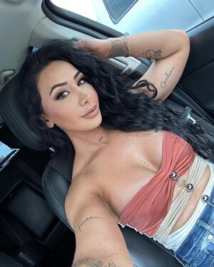 Perla Montemayor Instagram - Chequen la 4 y díganme si o no me parezco 🤷🏽‍♀️