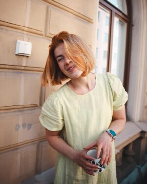 Pernilla Böckerman Instagram - En osaa sanoa, näytänkö enemmän äidiltäni vai itseltäni 💇🏼‍♀️🧡☀️