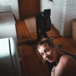 Pernilla Böckerman Instagram - En tiedä mikä siinä on, mutta tämä on kyllä erittäin hienoa hommaa 🚣🏼‍♀️🤝🏻 Onneksi pääsen pian pois täältä keittiöstä, kun kesä tulee ja laite siirtyy ulos 🙌🏼