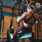Pernilla Böckerman Instagram - Välillä mietin, miksi valitsin sisäsoudun kaikkien mahdollisten lajien joukosta. Aika hullua hommaa. Ehkä juuri siinä syy, miksi jäin koukkuun ⚡️ Valmentajani antoi viimeisillä terveisillään ohjeen: ”Nauti vielä, kun voit.” Varoitti, että vuoden viimeiset kuukaudet voivat olla tukalia 🤪🔥