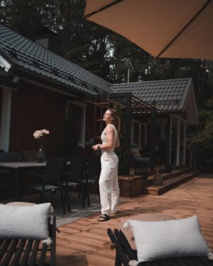 Pernilla Böckerman Instagram - Puhelimessa on paljon ihania hetkiä viime kesältä, joita en pystynyt jakamaan silloin. Mutta nyt se on mahdollista 🧡