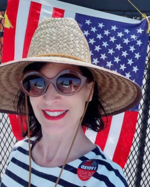 Perrey Reeves Instagram - Check the box! Voting is so important and we are so lucky to have the right to vote.