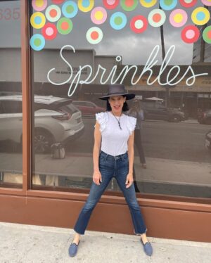 Perrey Reeves Instagram - Cupcakes with @hopigolucky 🧁