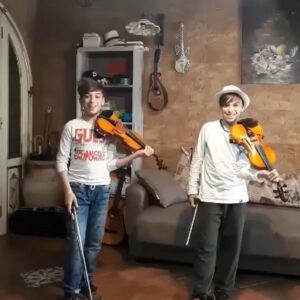 Perrey Reeves Instagram - #Repost @ariannahuff with @get_repost
・・・
So love this video of brothers Mirko and Valerio playing the violin in Sicily. Despite this pandemic, they wrote that @coldplay's "Viva la Vida" felt like the perfect song to perform on this day of "sole e speranza" — or "sun and hope." 💜💜💜 #joytrigger @mirkoevalerio