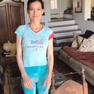 Perrey Reeves Instagram - #Repost @drdavidcolbert with @make_repost
・・・
@perreyreeves talks about #skincancerawarenessmonth and how important it is to get your moles checked ! #nydgwellness #spf30  save a life !
Thanks Perrey 
Thank you @drdavidcolbert ❤️❤️❤️❤️