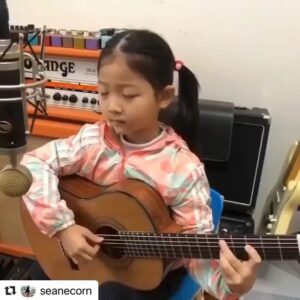 Perrey Reeves Instagram - @seanecorn thank you for brightening our day with this!!
Sending everybody some love ❤️