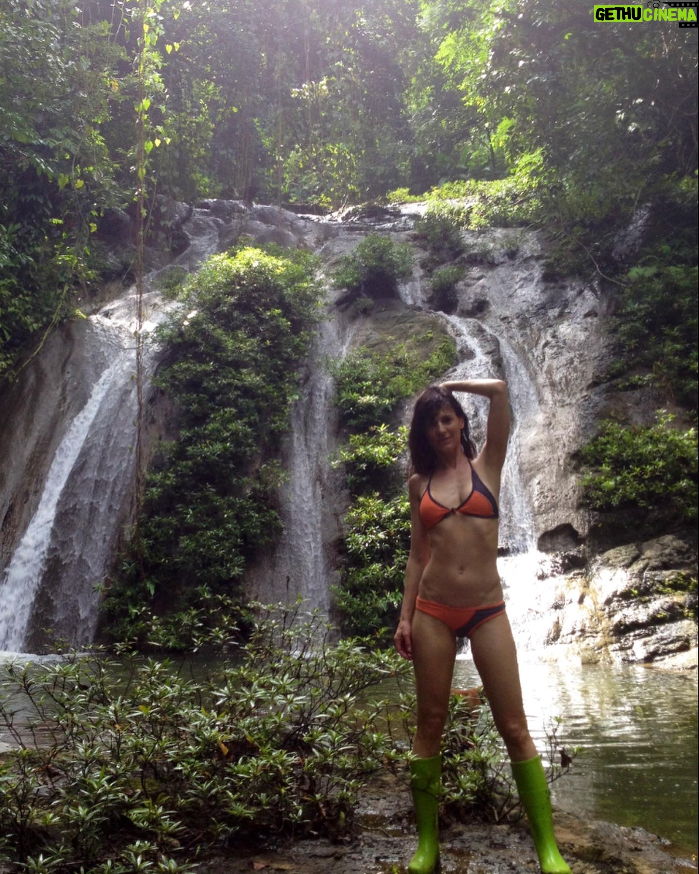 Perrey Reeves - 2K Likes - Hopefully the gratuitous #bikini pic in front of the #waterfall grabbed your attention! Swipe left for more pix! Have you ever considered doing a #yogateachertraining? We have the perfect spot for you at @thesanctuarycostarica #thesanctuaryattworivers in #costarica @lakshmirising
Join us @thesanctuarycostarica for a 3-week yoga teacher training certification immersion! .
Program dates:
Nov 3-23
Dec 1-21
Dec 29-Jan 18
Jan 19-Feb 8
April 19-May 9
May 10-30
June 7-27
June 28-July 18
July 19-Aug 8
Aug 9-29
.
Curriculum includes: vinyasa and restorative sequencing, anatomy of the asanas, hands on adjustments, meditation, ayurveda, philosophy, ritual and more.
.
Enjoy delicious @gaiagourmetcuisine, lush jungle accommodations, swimming pool, beach excursions and amazing like-minded new friends from around the world. Can’t wait to see you there!