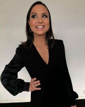 Petra Mede Instagram - Waterloo, jag är besegrad av @sarabiderman ❤️

Stylist @sarabiderman 
Smink @connybackstrom 
Hår @gustav.lagertrad 
Jumpsuit @safiyaa_official 
Örhängen @deisys_sthlm 
Ringar och armband @lwljewelry 
Stylistassistenter @sarahhjanina @klarasunneborn