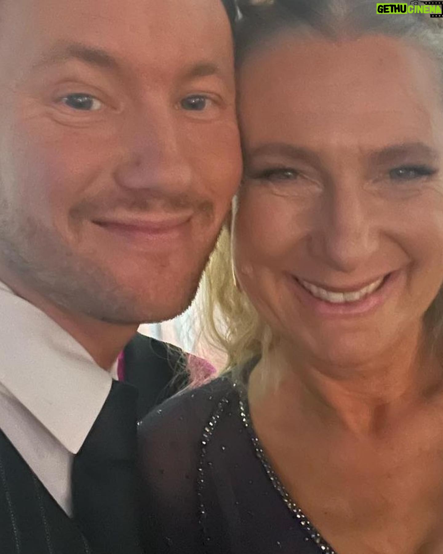 Petra Mede - 2.6K Likes - Tack för en riktigt spännande semifinal bästa @tony_irving_ @wilsonanndance @dermotclemenger @ericsaadeofficial @katjalujan @filipdikmen @linnhegdal ✨✨✨✨
Och vilken succé ni gjort världens bästa @mariemandelmann och @jonathan_naslund ❤️❤️
Vi är många som stått mållösa av beundran. Marie, du har inte bara blivit en underbar dansare, du har också förgyllt hela våren för oss som fått lära känna dig.
❤️❤️❤️
Och @thedavidlindgren ”let’s go, let’s dance” 😂❤️
Men hey, kan jag få lite uppmärksamhet också.
Jag såg ju ut som a million dollar tack vare världens bäste @larswallindesigner @glammed.by.caroline @ann_astrom @annacarolinakarlsson
Och jag blev rolig tack vare @mickemartensson #fredrikberger
Och behöll värdigheten tack vare @jossihellstrom ❤️❤️
Tusen tack bästa fotograf @photographerkarintornblom