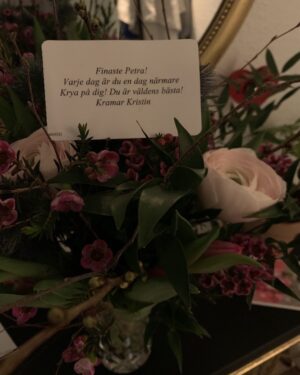 Petra Mede Instagram - Det finns bara en Kristin ❤️ @kaspersen 
Tack alla som hört av sig på alla möjliga sätt. Det betyder mer än ni kan ana.