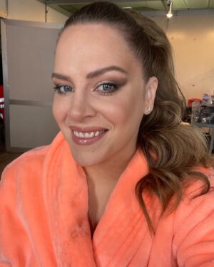 Petra Nesvačilová Instagram - Krásnou neděli 🤍🌸 ###work #🎥 #actresslife