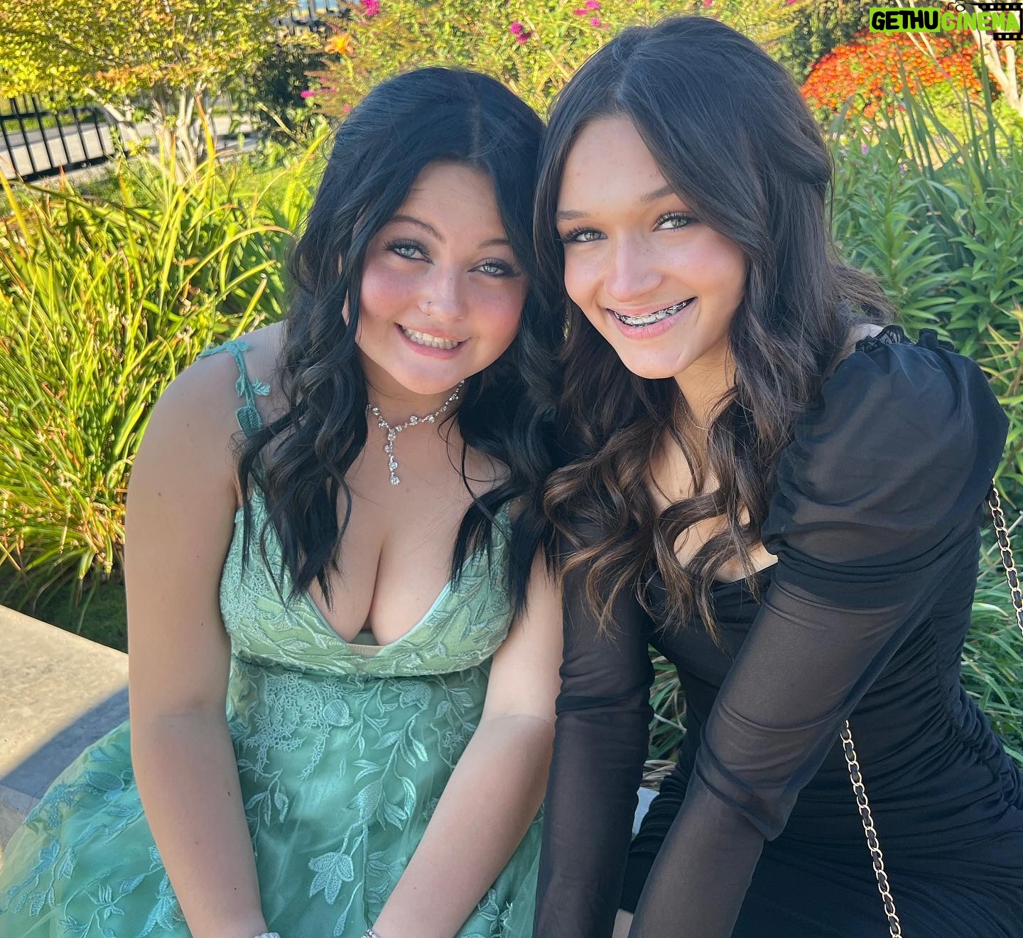 Peyton Evans Instagram - HOCO with my bff @gracie.mae_hall.hatfield_