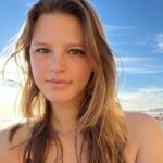 Peyton Kennedy Instagram - basic beach 👙 #valentinesday