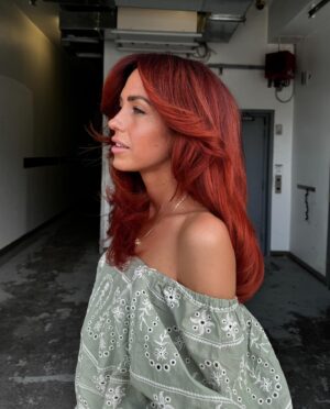 Pézie Beaudin Instagram - It takes a village to look like this ❤️‍🔥
Extensions : @kellyextensions 
Couleur : @marcuuus @cynth.haircolors 
Coupe : @marcuuus