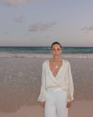 Pézie Beaudin Instagram - les plages ici sont out of this world