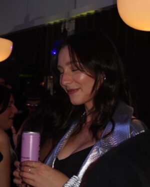 Pézie Beaudin Instagram - une p'tite virée au studio 54 🪩🕺
@lemilorde @barjjacques