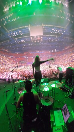 Phem Instagram - MILAN X PRAGUE! show 9 & 10 on the avril lavigne tour! two incredible nights // drop a 🇮🇹 or 🇨🇿… both cities had incredible energy! love u all