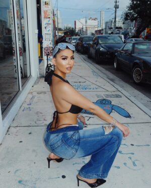 Phi Tran Instagram - she a brat, always throwing fits. 😮‍💨🤭