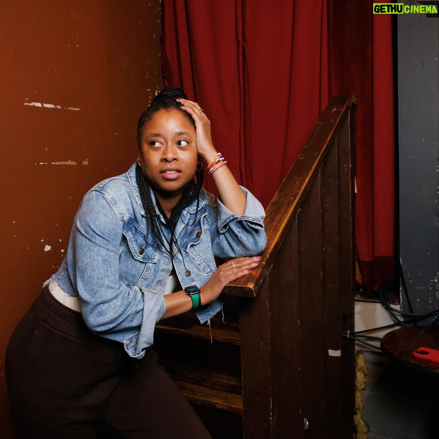 Phoebe Robinson Instagram - It’s not a comedy show unless you’re getting a Mindy Tucker. One of the best comedy photographers in the biz! Love you, girl! And much love and hugs to @padmalakshmi for putting on such an amazing show for @abortionfunds on Tuesday. I’m honored to be a part of a great cause! ❤️❤️ 📸: @withreservation P.S.: Come see me tape my special in LA on 3/30 at @dynastytypewriter! It’s gonna be an amazing and ignorant night! Click da link in the bio for tix!