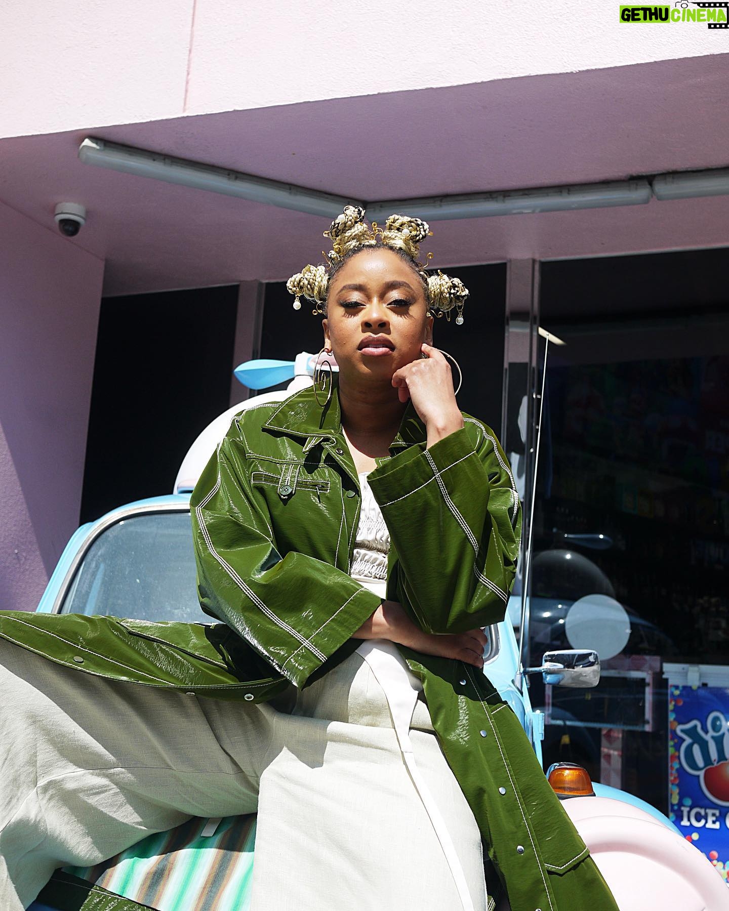 Phoebe Robinson Instagram - When your fav heaux has arrived to help your troll for peen & grab a snack along the way! 📸: @valentinatakespics Hair: @sabsthegoodgirl Makeup: @alanapalaumakeup Styling: @elenalark assisted by @kitoogarcia @iamnot_shialabeouf @mia_navarro_ Top: @sandyliang Pants: @selvanegra_ Platforms: @jeffreycampbell Vegan Jacket: @vegan_tiger Earrings: @lauraestradajewelry Ring: @jenniferfisherjewelry
