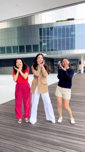 Phyllis Quek Instagram - 妃常 素per 粉tastic! 💃💕
@violetfenying @phyllis_quek @linang56 

#LOVE972 #mediacorpLOVE972 #有你的感觉真好 #1sgradionetwork