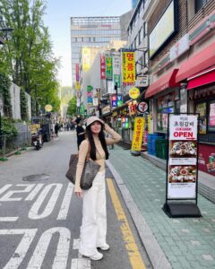 Actress Phyllis Quek HD Photos and Wallpapers April 2023