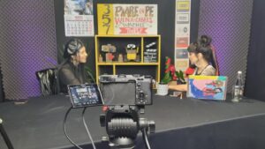 Piare Instagram - HOY SE ESTRENA @PODCASTCONPE
Qué lindo junte este ❤️❤️ una de las cosas más hermosas que me da la comedia, es que me ha acercado a mujeres que admiro mucho como la gran @florderap 
Atenti que subiré el link en mis historias